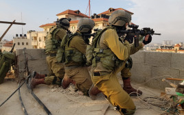 לוחמי דובדבן בפעילות ללכידת החשוד בהריגת רונן לוברסקי (צילום: דובר צה"ל)