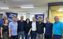 האיחוד בין מפלגת העבודה למרצ (צילום: יחצ)