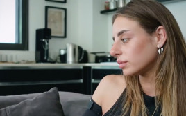 מייה שם ב״מחוברים״ (צילום: אוהד רומנו, HOT)
