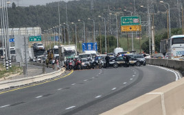 כביש 1 לכיוון מערב סגור לתנועה  (צילום: שימוש לפי סעיף 27א')