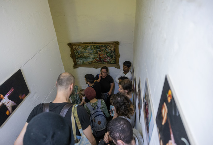 אנשים יורדים למקלטים בירושלים (צילום:  נועם ריבקין, פלאש 90)
